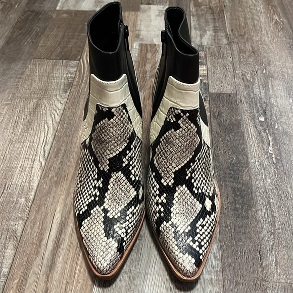 Gianni Bini Snake Skin Ankle Boots - Picture 3 of 7